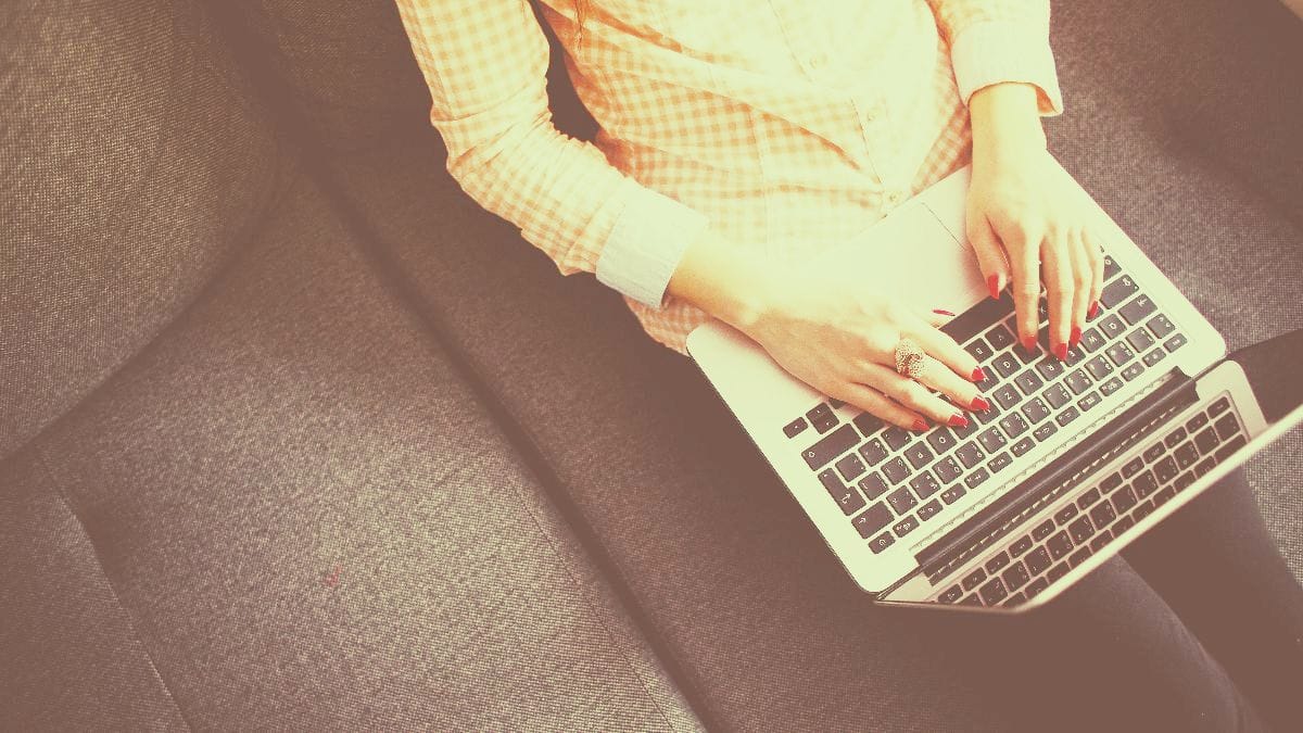 Blog Writer Laptop - Business Opportunities